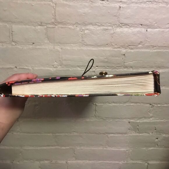 Cynthia Rowley Black and Gold Floral Accordion File Folder - Picture 6 of 8